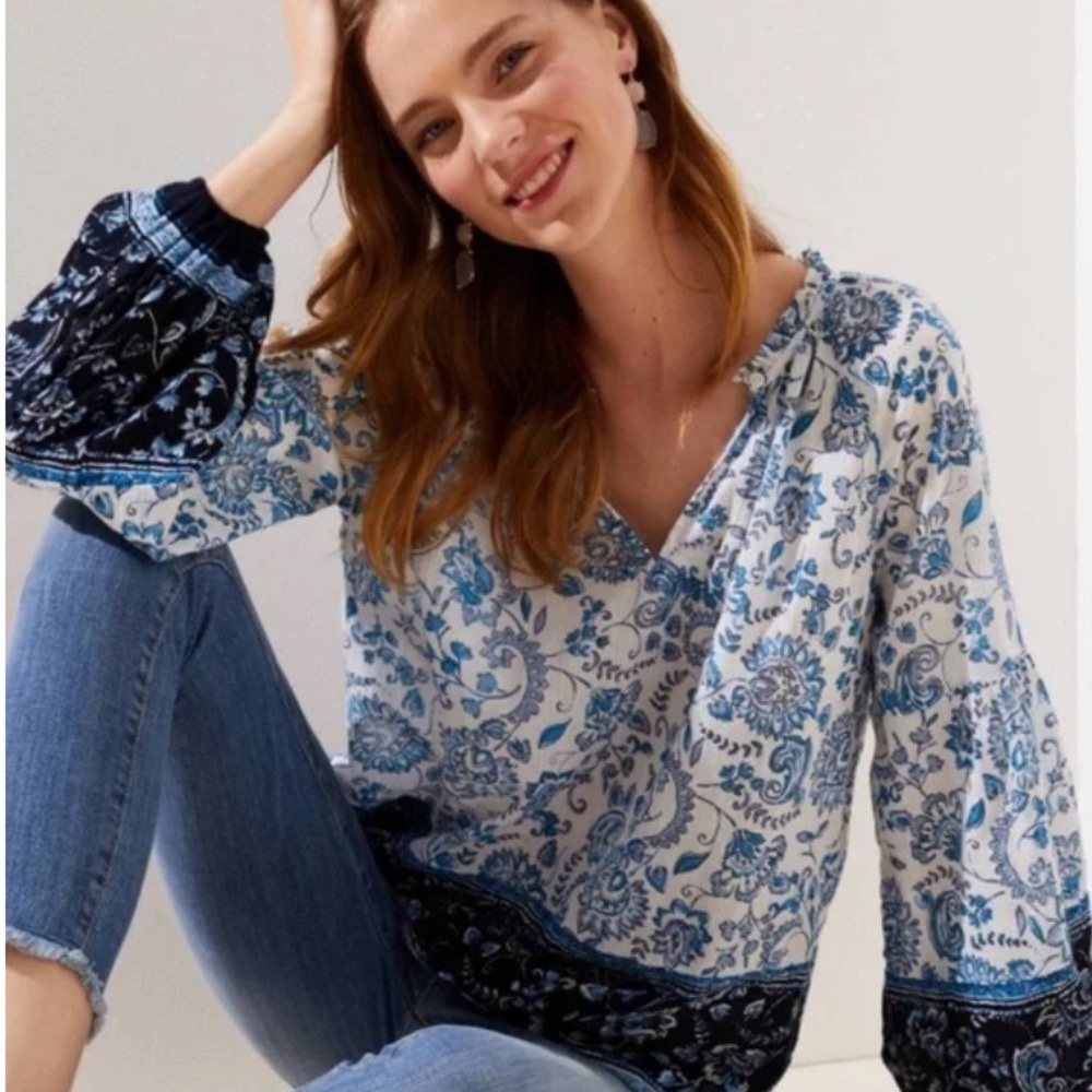 LOFT Peasant Top Women’s SP Flowing Soft & Cool EUC Blue & White Floral Bordered